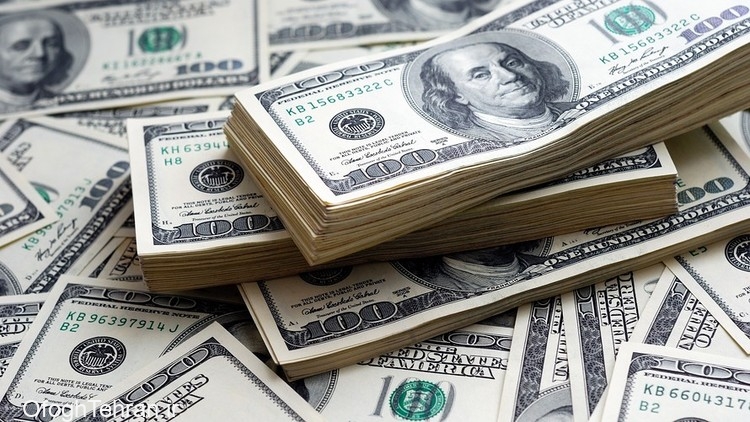 دلار وارد کانال ۱۸ هزار تومانی شد