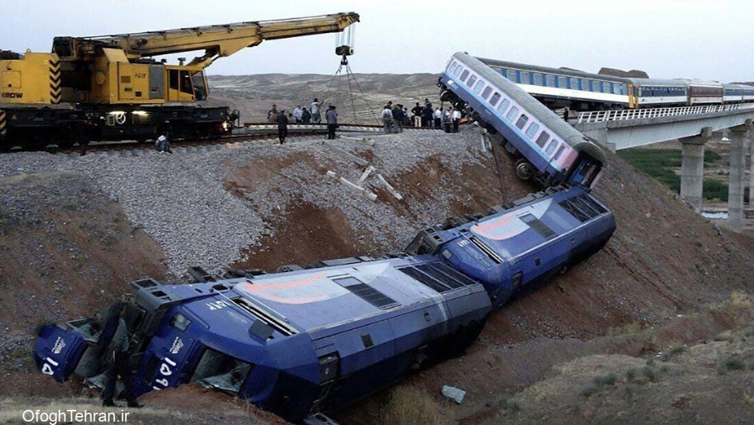 جزئیات حادثه خروج قطار مسافربری مشهد به یزد