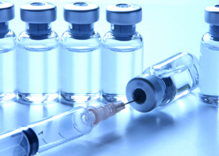 آغاز فاز دوم واکسیناسیون کادر درمان و مدافعان سلامت