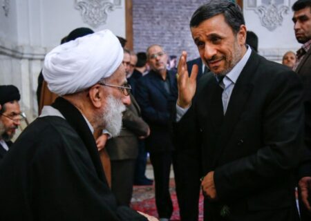 تلاش‌های احمدی نژاد برای گرفتن تایید صلاحیت از شورای نگهبان